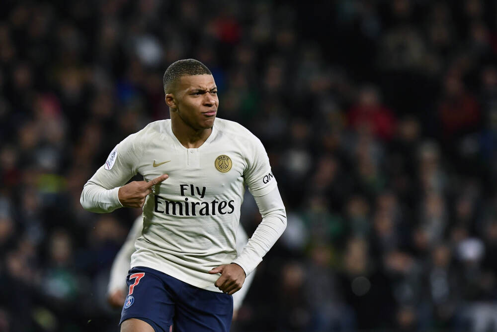 德约：我喜欢C罗说能达成1000球时的严肃表情，我相信且认同他